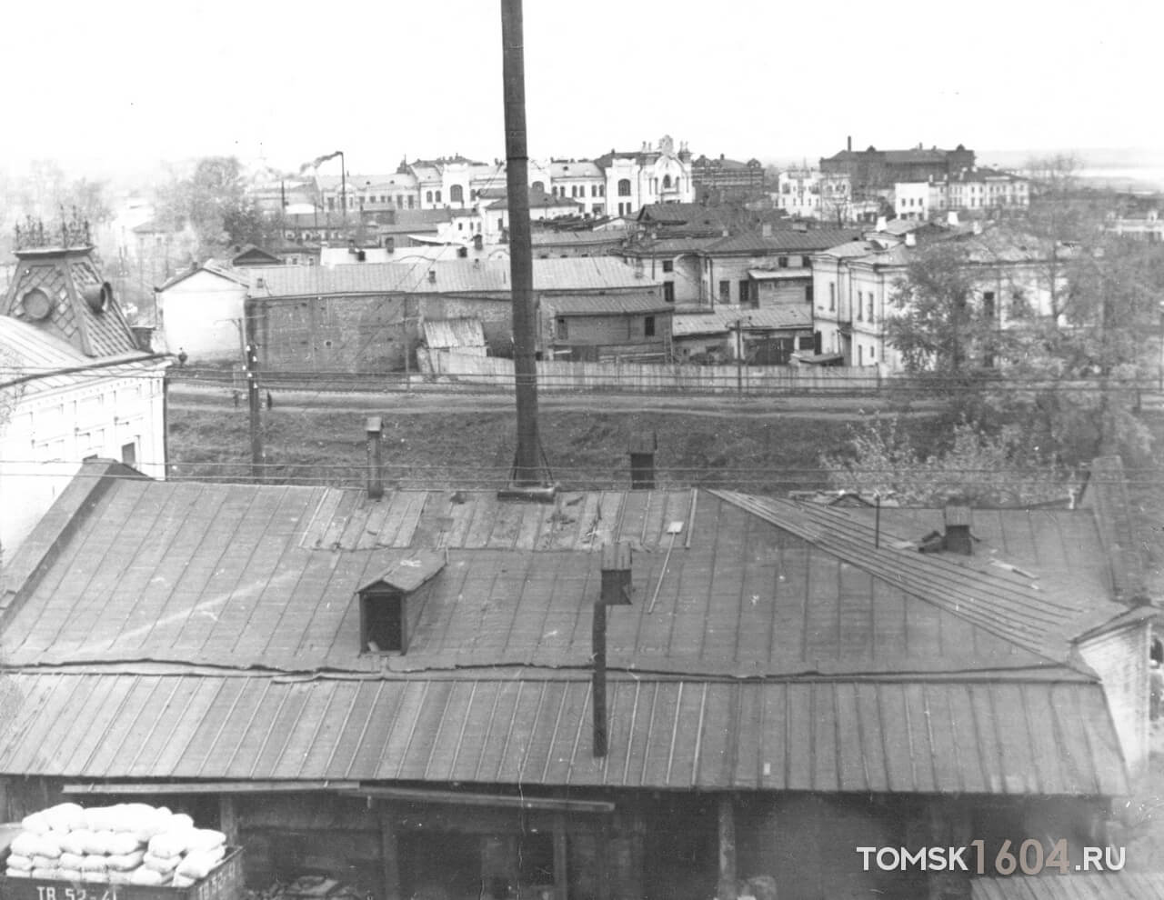 ул. Обруб 6, ул. Набережная Ушайки 4. 1950-е - 1960-е гг. Фото из личного архива Н.В. Татаурова.